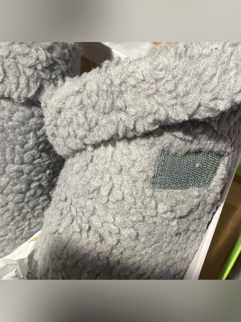 Aetrex Women's Charcoal Gray Cozy Sherpa Slip-On Slippers - Picture 10 of 11